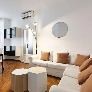 Charming San Babila Apt. Apartment